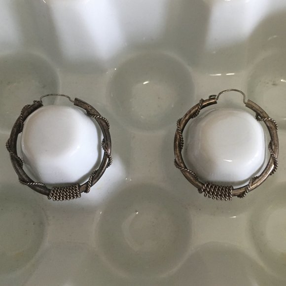 LOT of 2 pairs of sterling silver hoops - Picture 3 of 5